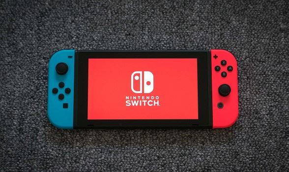 Switch 与 GT730：便携与高性能的游戏体验对比剖析