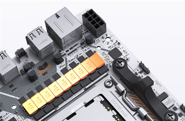 749 元的 ITX 主板竟能解锁 180W 功率，轻松应对高性能处理器  第7张