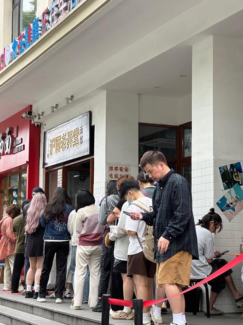 合肥特斯拉门店惊现排队潮，新能源汽车补贴加码，最高可减6000元  第6张