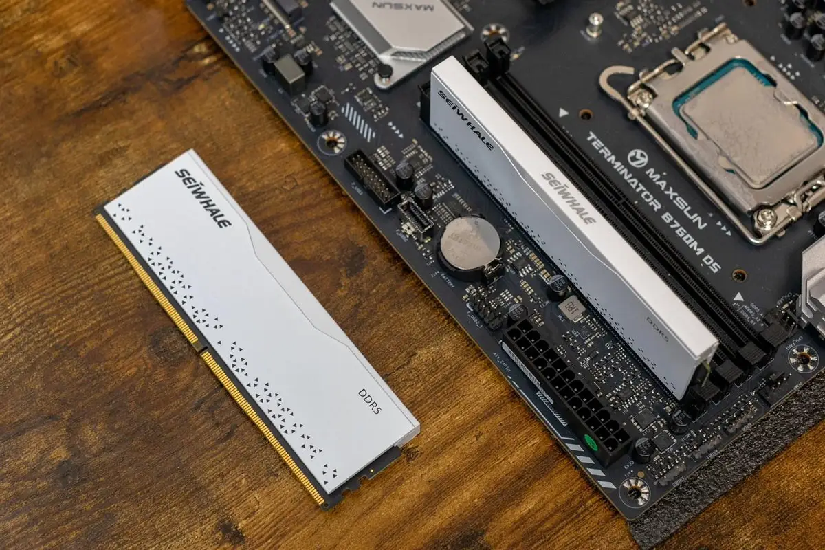枭鲸 DDR3 马甲内存条：外观精致，散热出色，安装简便  第8张