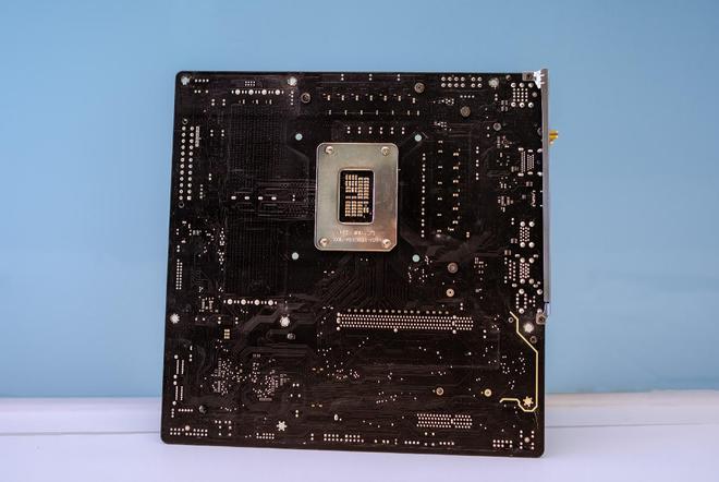 6000元配置主机：CPU选Intel还是AMD？内存如何提升效率？
