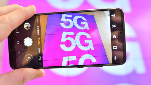 5G宽带与5G手机：速度与稳定性谁更胜一筹？探索未来通信技术发展趋势  第3张