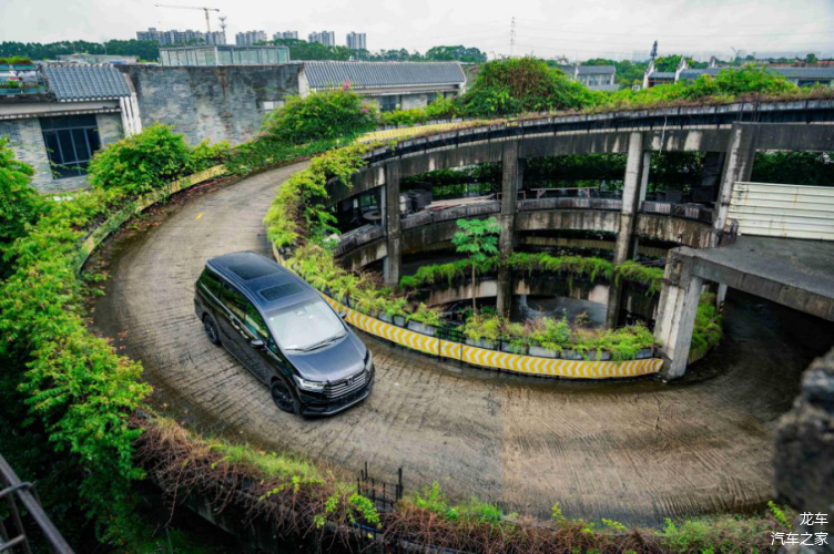 自驾游车主遭遇汽车导航无声困扰，引发对智能系统的反思  第10张