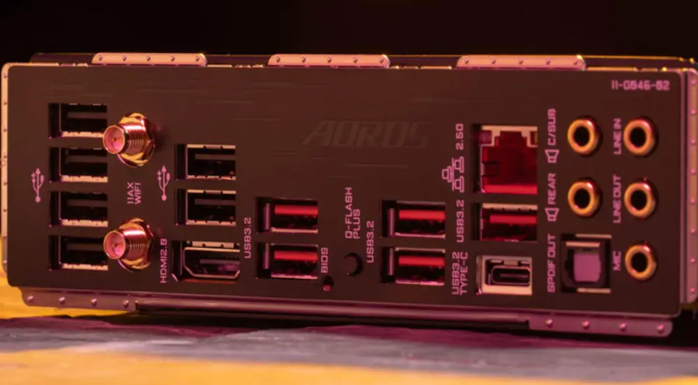 DDR5 显存：高速运行的关键在于具备 PCIe4.0 接口的强大主板  第8张