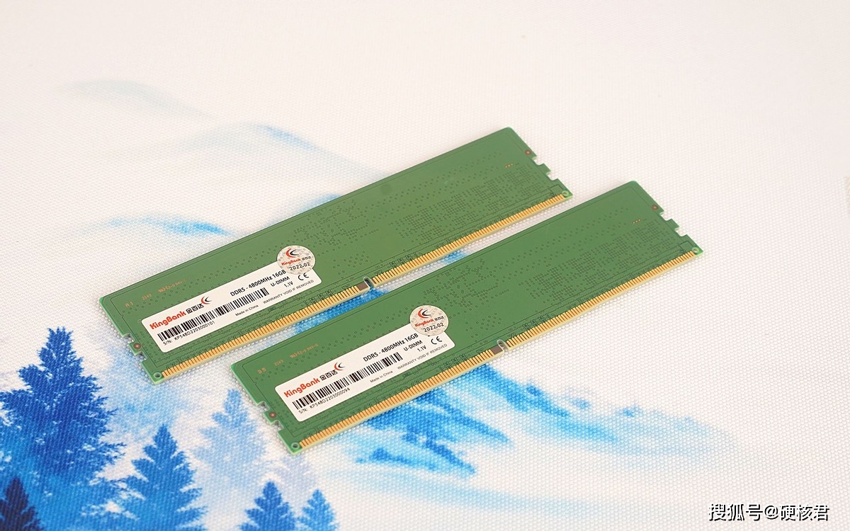 初见 DDR5 主板的惊艳与安装过程中的小插曲  第2张