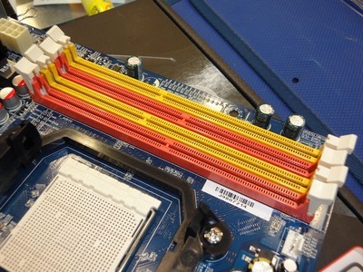 ddr3如何插在ddr2 DDR3 能否装入 DDR2 插槽？一场充满趣味与哲理的技术探险之旅  第3张