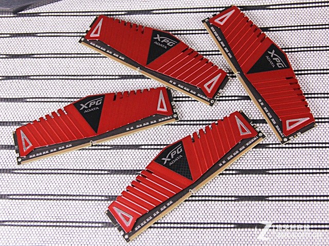 ddr4和ddr6内存 DDR4 与 DDR6：内存界的速度与激情，谁将引领未来科技潮流？  第1张