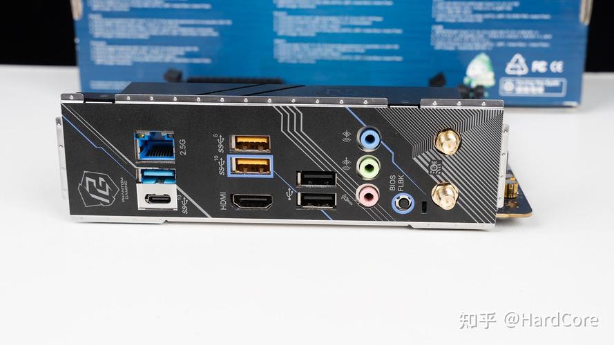 华擎新神器PG32UFS：Wi-Fi 7天线加持，信号更强，游戏体验飞跃