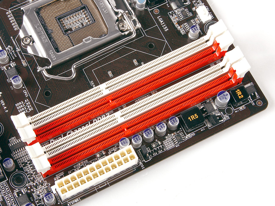 DDR3内存插槽揭秘：单通道、双通道、三通道，你选哪个？  第3张