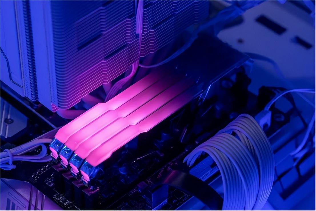 珀胜 DDR3RGB 灯条：提升性能与美感，打造独特电竞体验  第4张