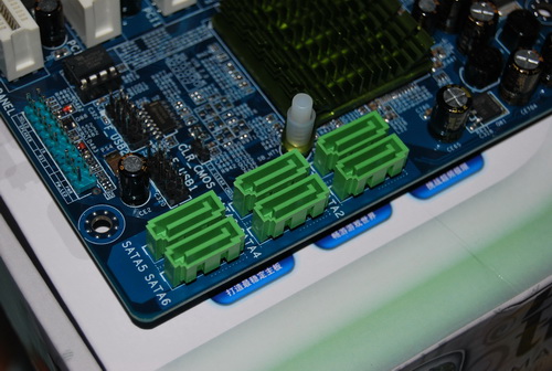 B450 主板能否兼容 DDR3 内存？科技发展下的 DIY 玩家焦点问题探讨  第2张
