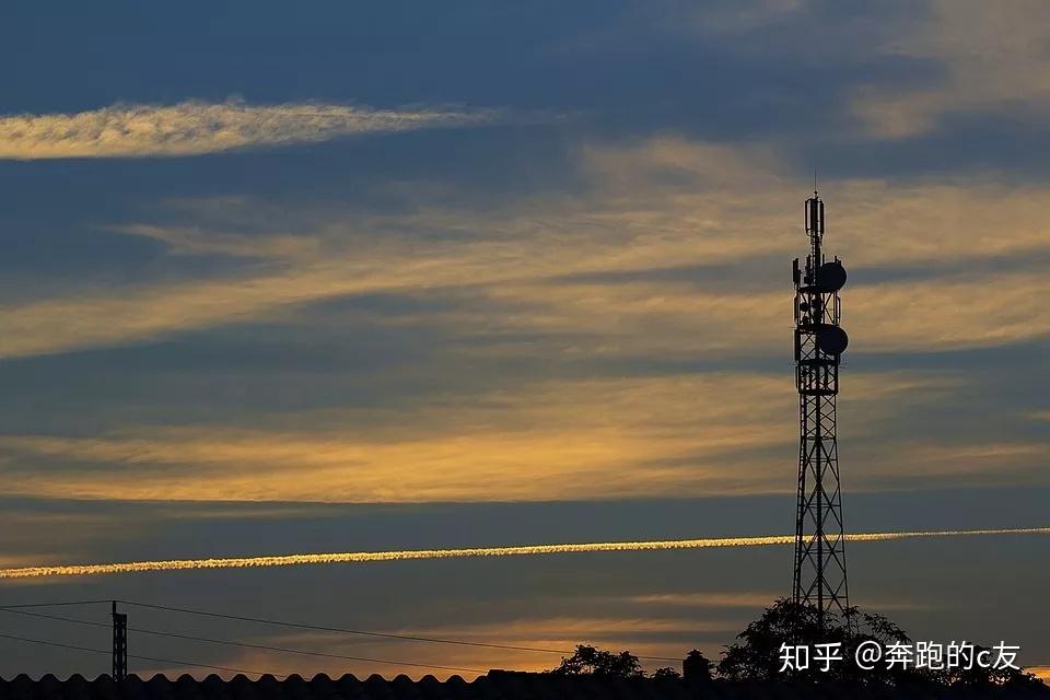 5G 信号设计：从天线布局到多频段适应性的关键要素  第1张