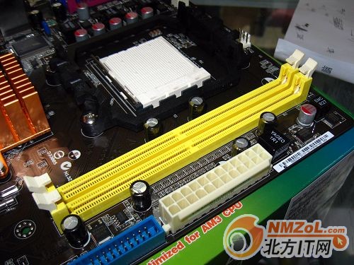 AMD处理器+华硕DDR4主板：科技大咖联手，性能提升狂飙  第1张