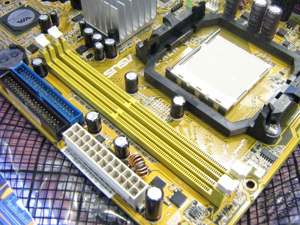 AMD处理器+华硕DDR4主板：科技大咖联手，性能提升狂飙  第2张