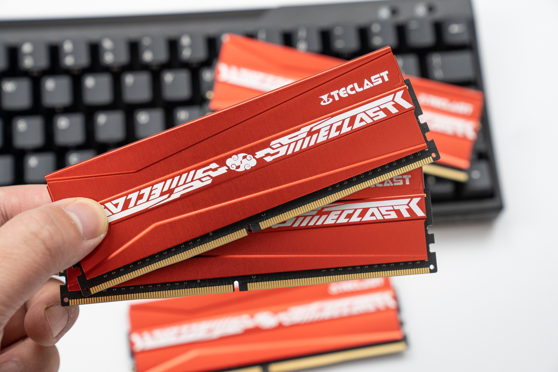 ddr4400价钱 DDR4-4400内存价格波动解析：驱动因素、未来趋势及市场展望  第8张