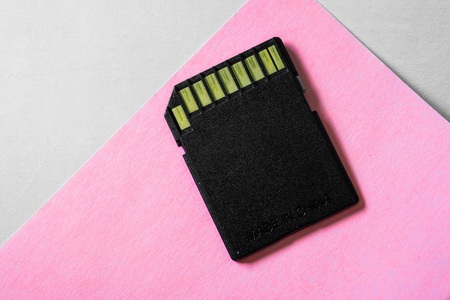 技嘉 DDR5 内存条：灯条设计的争议与魅力探讨  第1张