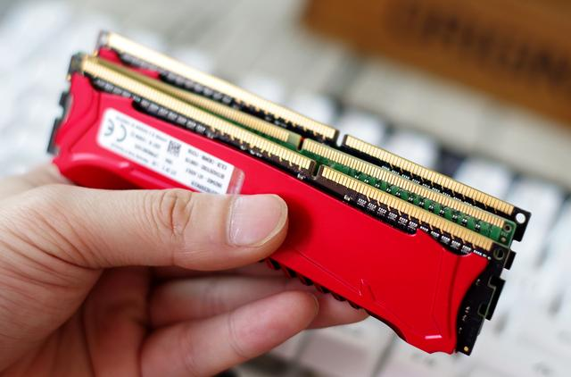 2133 ddr3 ddr4 揭秘 DDR3 与 DDR4 的竞争与变迁历程，看内存条如何引领科技革命  第3张