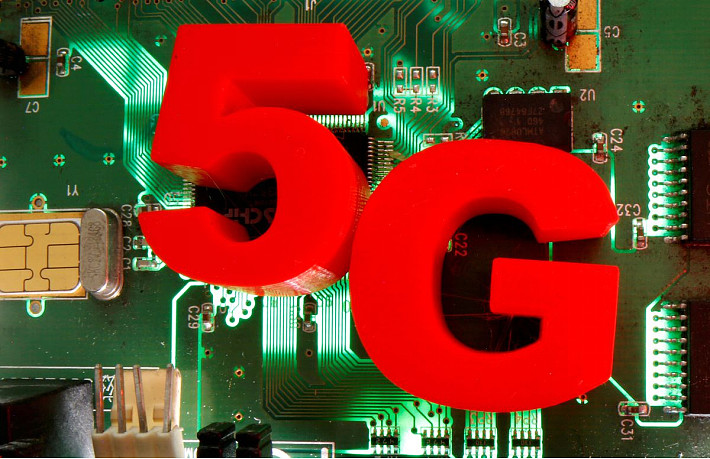 5G 手机实际重量究竟多大？深入探讨 产品重量、设计理念与用户体验  第10张