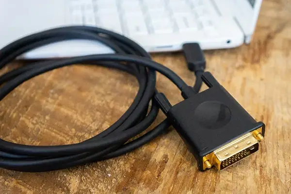 主机音箱连接：有线无线如何选？HDMI 光纤接口大作战  第3张