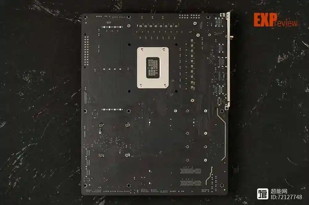 技嘉 AORUS 全明星计划，定制电竞主机助力 AQ 战队勇攀高峰  第3张