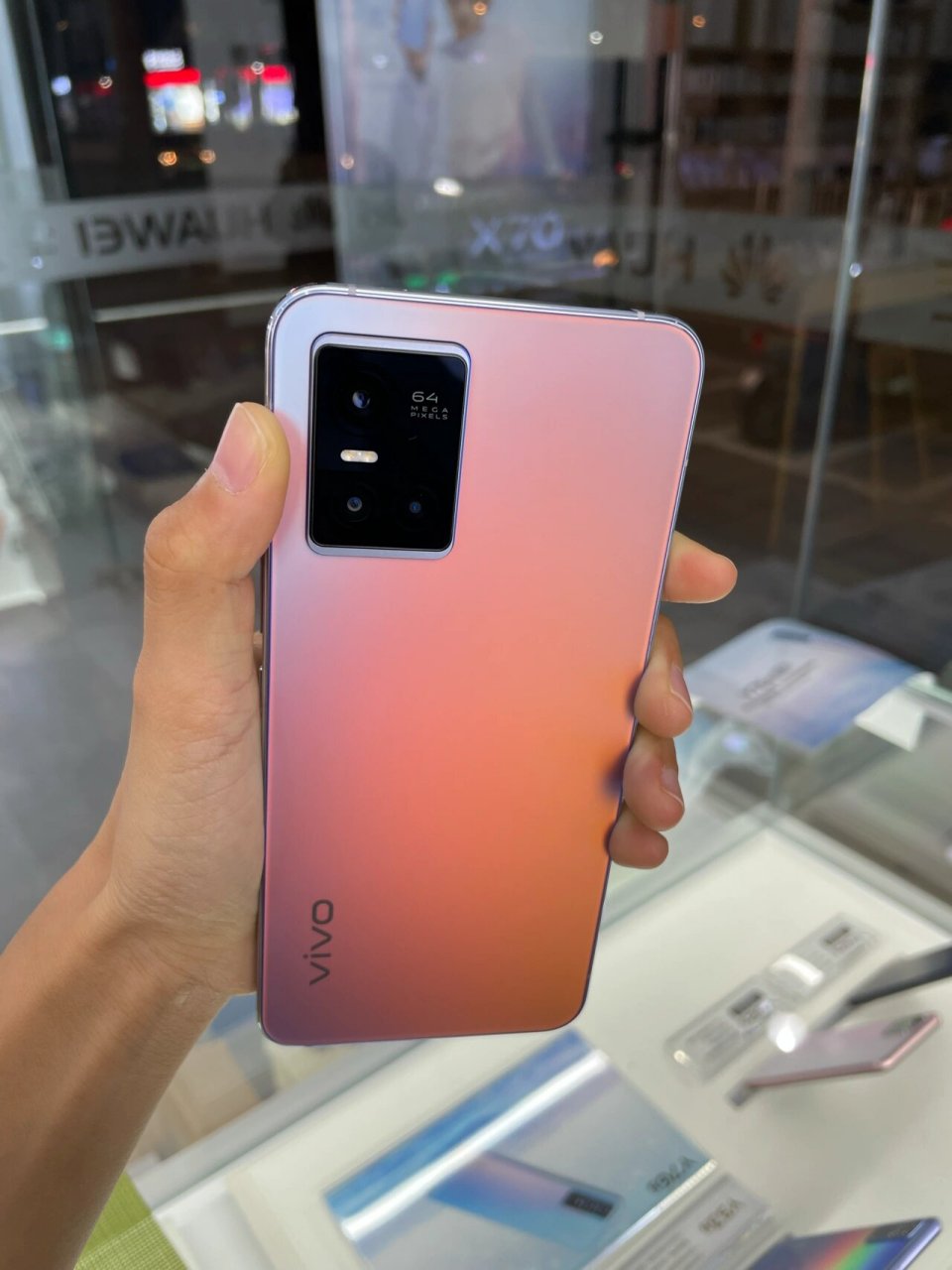 vivo Y300 5G 即将登场，外观独特+AI 技术，你期待吗？  第2张