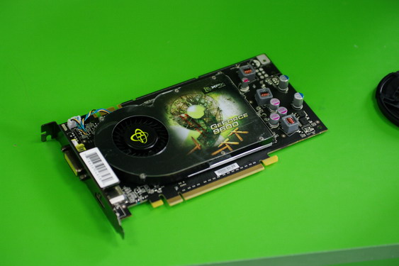 GTX 1080非公版显卡：散热强劲，功耗高效，游戏加速神器  第2张