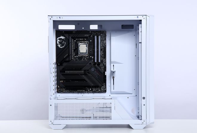 如何挑选最适合GTX 1080的电脑机箱？散热系统至关重要  第2张