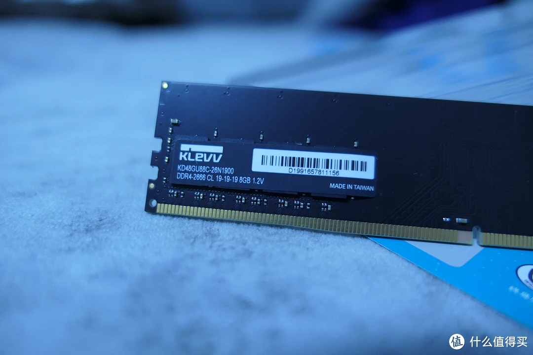 DDR32400MHz内存：性能巅峰，工作游戏两相宜  第1张