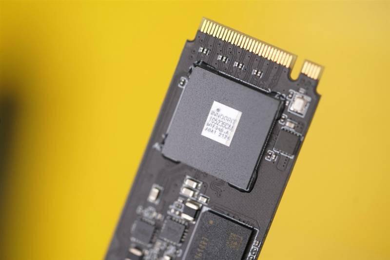 金士顿 DDR4 2400 内存条：速度与激情的完美融合，稳定性的卓越之选  第1张