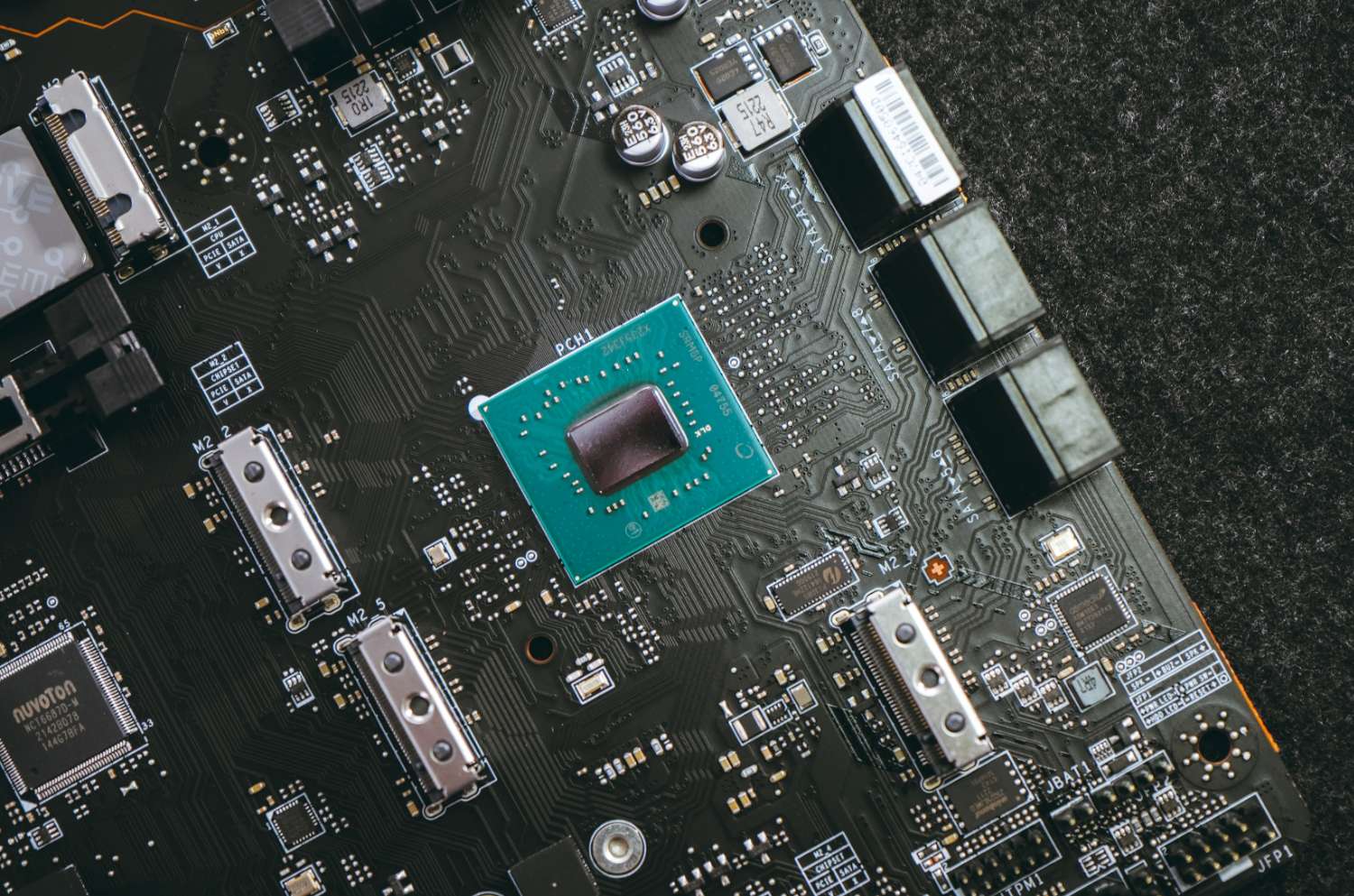 微星主板与 DDR4 内存协同配搭：稳定性与创新性的典范  第5张