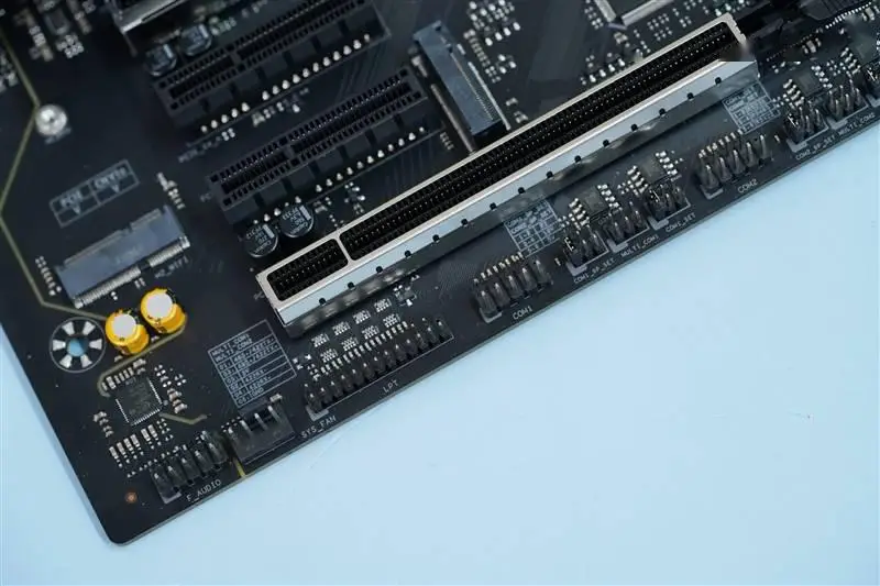 i3 6100 ddr3主板 i36100 vs. DDR3 DDR4：性能较量  第4张