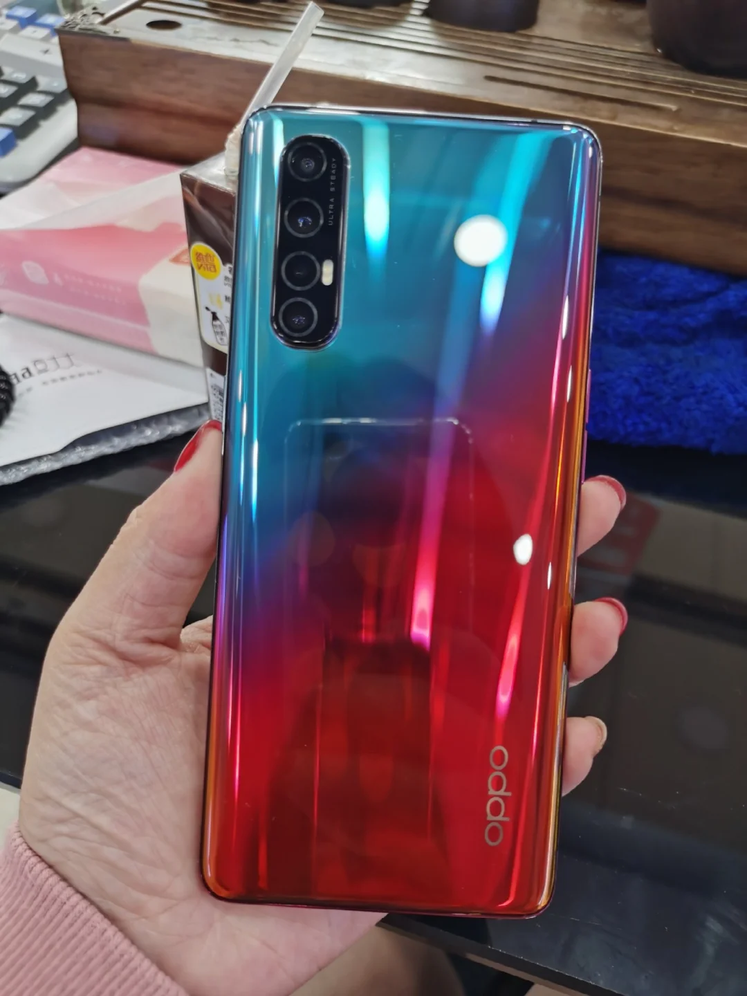 OPPO 手机 5G 重量的思考：轻与重的奥秘，轻薄便捷的智能体验  第1张