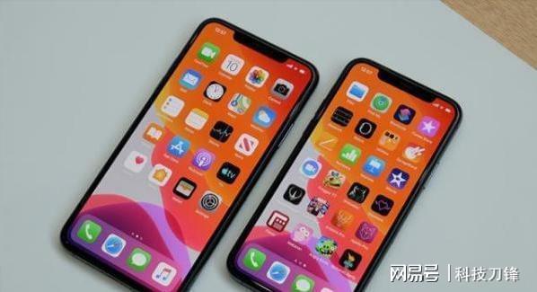 iPhone4S vs. 安卓：自由 vs. 简约