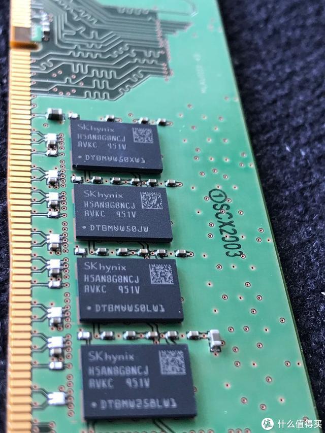 海力士DDR4内存条：静默伙伴，支持工作，源自信赖与依赖  第2张