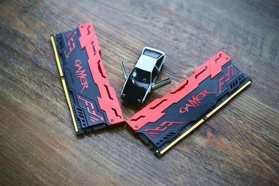 DDR42133跟DDR32400 DDR4 2133 与 DDR3 2400：速度与性能的抉择，你更倾向谁？  第2张