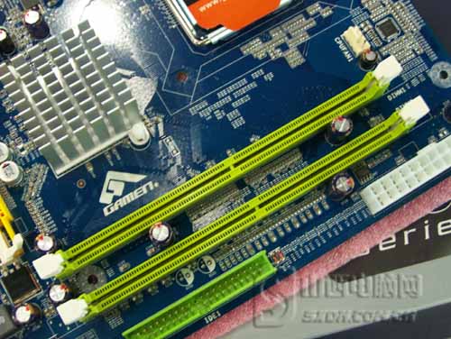 Z97主板DDR4内存支持大揭秘：性能对比一览无遗  第6张