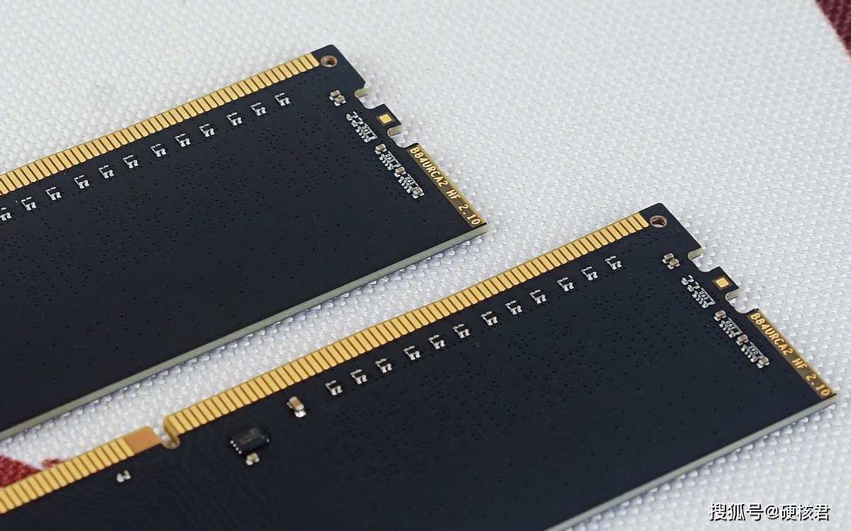 DDR4 是内存条还是硬盘？揭秘 背后的秘密  第8张