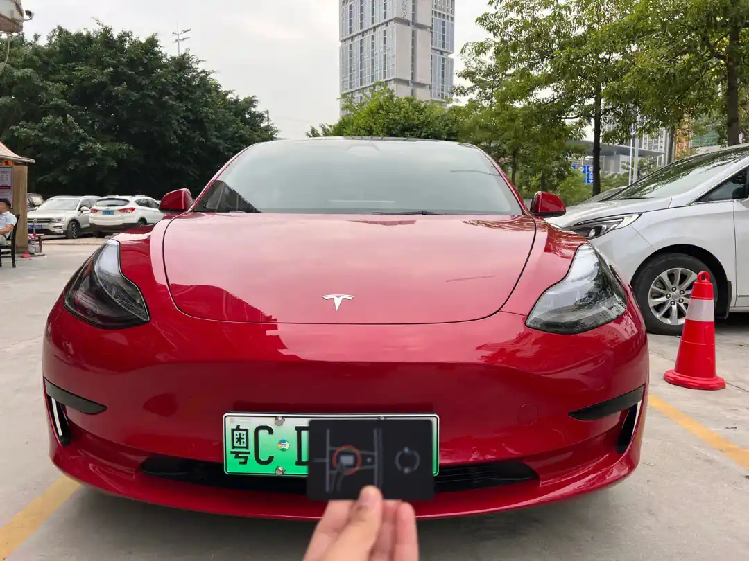 特斯拉 Model Y 全新假想图曝光，贯穿式尾灯组太惊艳  第5张