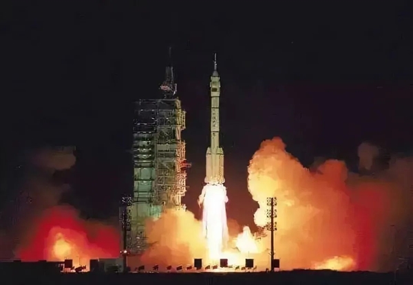 25 年前的今天，神舟一号发射成功，中国航天迈出里程碑式的一步