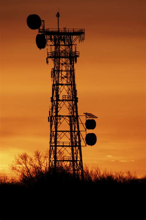 5G信号塔工程师：技术解密、布局妙招、故障修复全揭秘  第3张
