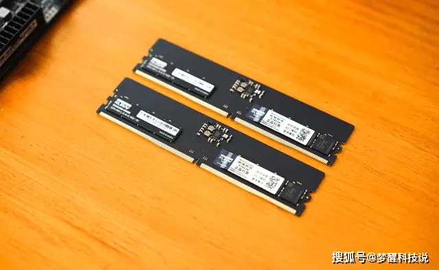 DDR5 三星 V05 内存条：卓越性能，艺术品般的设计与做工  第6张