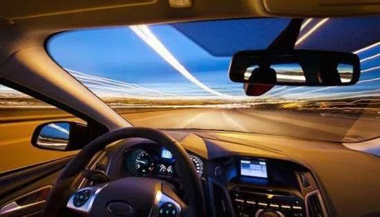 5G 智能网联汽车：融合自动驾驶与情感沟通的未来出行体验