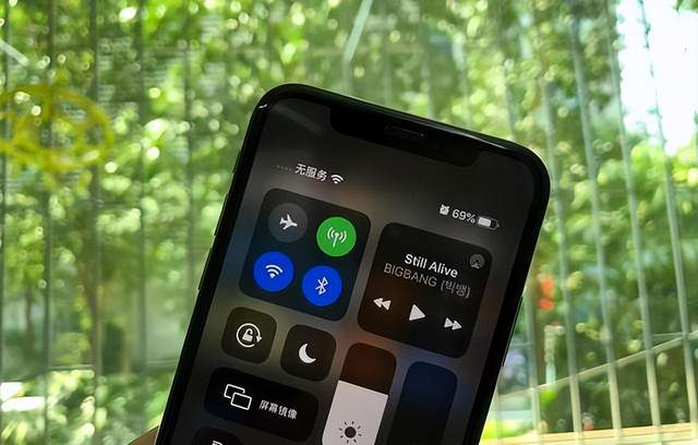 5G 手机：速度升级与无限可能，改变生活的新时代象征