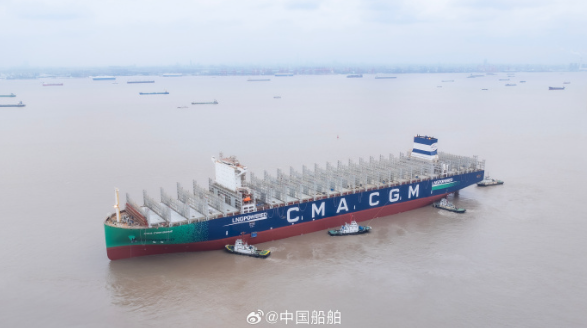 全球最大 24000TEU 级 LNG 双燃料动力集装箱船震撼出坞  第10张