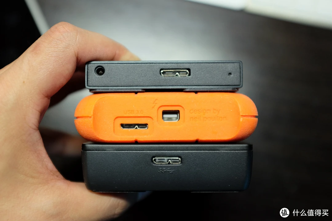 解决移动硬盘供电困扰：双USB线VS外源电，哪个更有效？  第6张