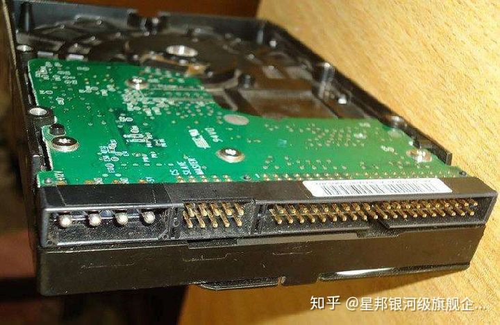 硬盘接口告诉你的秘密：从IDE到NVMe，哪个才是硬盘界的王者？  第3张