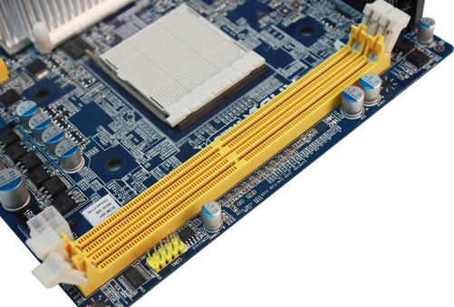 深度解析771服务器主板：多元扩充功能与高速DDR2内存技术  第5张