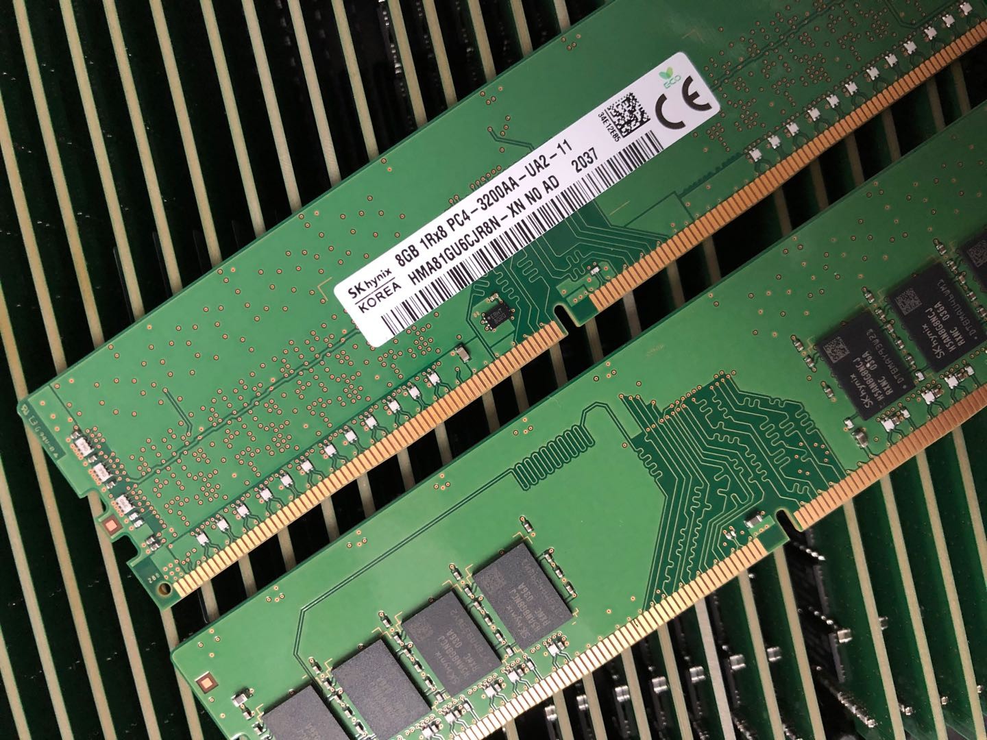 内存条 DDR4：速度与节能的新型选择，频率是关键  第1张