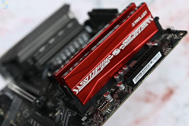 B75 主板与 DDR4 内存的结合：重焕生机，引领未来科技潮流  第3张