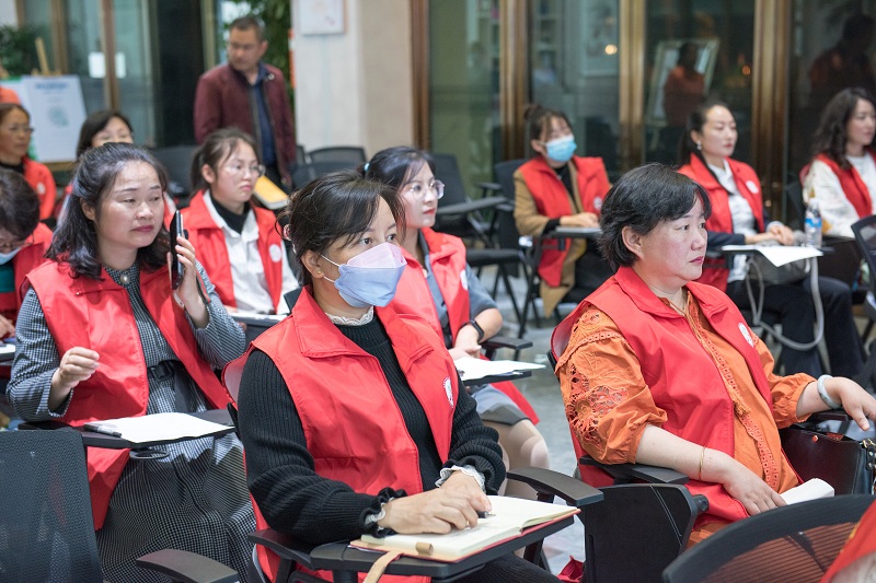 断开音箱连接手机 校园音乐盛典惊现技术灾难！学生尴尬错失良机，社交媒体炸开了锅  第2张